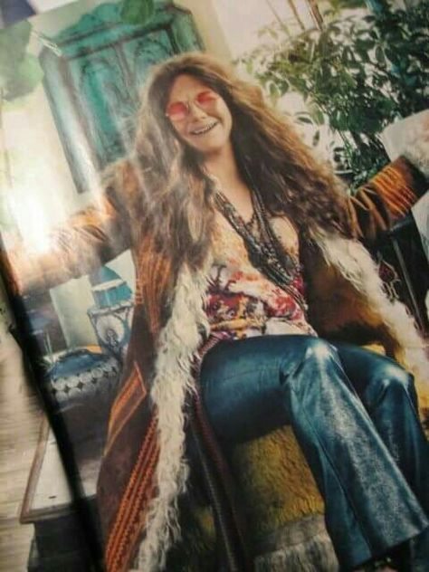 Janis Joplin ...R.I.P. Janis Joplin Style, Female Rock Stars, Acid Rock, Hippie Aesthetic, Fashion 70s, 70s Hippie, Janis Joplin, Blues Rock, 60s Fashion