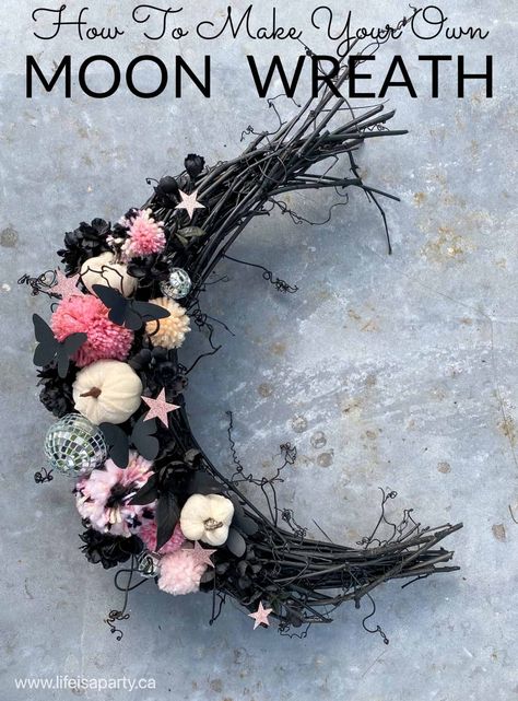 Moon Wreath: DIY crescent moon wreath, how to make your own grape vine moon shaped wreath base and decorate. Moon Wreath Diy, Moon Wreaths, Crescent Moon Wreath, Chocolate Concrete, Moon Wreath, Halloween Decor Diy, Casa Halloween, Diy Halloween Wreath, Flower Wreaths