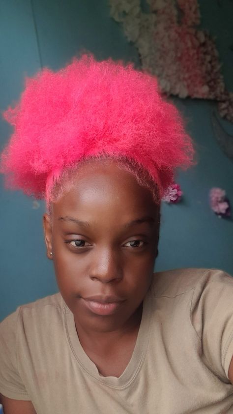 Pink Natural Hair Black Women, Pink 4c Hair, Pink Natural Hair, Puff Natural Hair, Natural Hair Black Women, Cotton Candy Pink Hair, Pineapple Hairstyle, Natural Hair Puff, Light Pink Hair