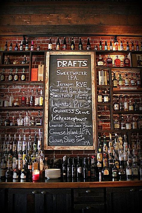 Check Out What Guys Are Pinning On Pinterest (27 Photos) (2) Irish Pub Interior, Kaffe Bar, Pub Interior Design, Bar Deco, Pub Interior, Pub Design, Bar Interior Design, Pub Decor, Bar Interior