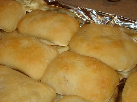 Breakfast Pockets, filled with hash browns, cheese, sausage - though I would probably do eggs, cheese, and bacon. lol. Breakfast Pockets, Sausage And Bacon, Xmas Morning, Cheese Sausage, What's For Breakfast, Hash Browns, Freezer Cooking, Breakfast Time, Bread Rolls