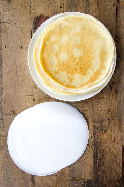 Learn how To Freeze Crepes with this simple method! This is great for batch cooking crepes, or for storing leftover crepes. Freeze Onions, Crepe Batter Recipe, Freezing Leftovers, Yummy Pancake Recipe, Delicious Oatmeal, Nutella Crepes, Crepe Batter, Vegetable Crisps, Prevent Food Waste