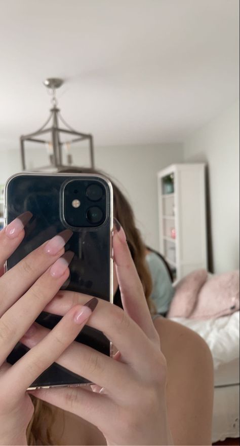 Iphone 12 Aesthetic Black, Iphone 12 Mirror Selfie, Black Iphone 11 Aesthetic, Iphone 11 Selfie, Iphone 11 Black Aesthetic, Iphone 11 Mirror Selfie, Iphone 12 Black, Old Nickelodeon Shows, Homemade Phone Cases