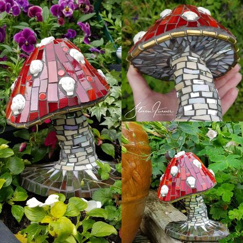 Pal Tiya, Mosaic Art Diy, Mosaic Garden Art, Mosaic Stained, Mosaic Art Projects, Mosaic Tile Art, Glass Garden Art, Mosaic Flowers, Mosaic Artwork