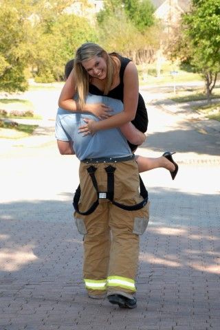 engagement Fireman's Carry, Firefighter Couple, Mx Gear, Firefighter Engagement, Future Firefighter, Firefighter Girlfriend, Perfect Pic, Firefighter Wedding, Couple Engagement Pictures