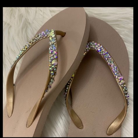 Swarovski Crystal Shoes, Bling Sandals, Rhinestone Projects, Diy Shoe, Crafting Inspiration, Crystal Heels, Vintage Chanel Handbags, Crystal Sandals, Hrithik Roshan