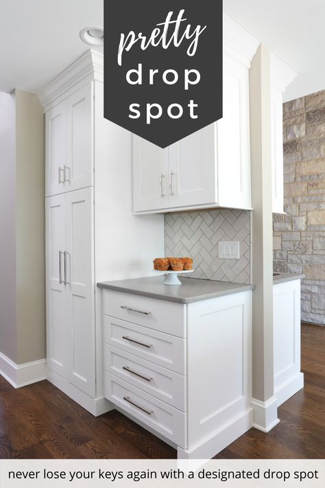 Drop Zone In Kitchen Small Spaces, Drop Zone Ideas Corner, Small Drop Zone Ideas Kitchen, Drop Off Station Ideas, Mail Area In Kitchen, Kitchen Drop Zone Ideas, Drop Station Entryway, Corner Drop Zone, Kitchen Drop Zone