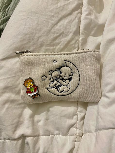 Brandy melville coin purse ☆彡 Aesthetic Coin Purse, Brandy Melville Coin Purse, Coin Purse Aesthetic, School Purse, Purse Aesthetic, Documenting Life, Cute Coin Purse, Cute Wallets, Star Fish