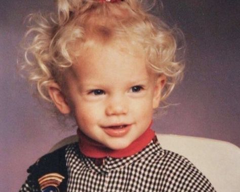 Taylor Swift Childhood, Young Taylor Swift, Baby Taylor, Estilo Taylor Swift, Taylor Swift Cute, John Maxwell, Swift Photo, Long Live Taylor Swift, Taylor Swift Fan