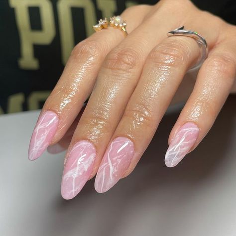 Marble Acrylic Nails, Cute Almond Nails, Rose Quartz Nails, Oval Nails Designs, Quartz Nails, Quartz Nail, Nails Today, Almond Nails Designs, Rose Nails