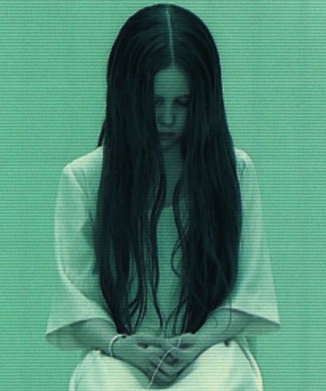 The Terrifying Girl From The Ring Is All Grown Up #refinery29 https://www.refinery29.com/en-us/2015/07/84362/the-ring-girl-daveigh-chase The Ring Movie Horror, Samara Morgan, Ring Horror, Harley And Joker Love, Scary Photos, Scary Films, Tv Horror, The Early 2000s, Horror Tattoo