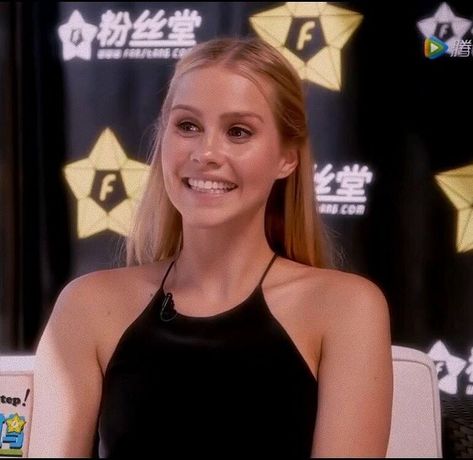 Claire Holt, So Pretty, A Woman, Stars, Wall