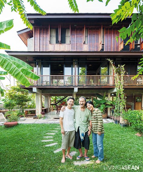 5 Wooden Stilt Houses You Will Love // Wooden Stilt House in Thailand Stilt House Design, Rustic Nature Decor, Stilted House, Stilt Home, Stilt Houses, Elevated House, Asian House, Wooden House Design, Tropical House Design