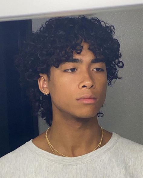 Jaymin Khansmith, Fluffy Curly Hair, Long Curly Hair Men, Really Curly Hair, Men Haircut Curly Hair, Photographie Portrait Inspiration, Boys With Curly Hair, Haircuts For Curly Hair, Black Curly Hair