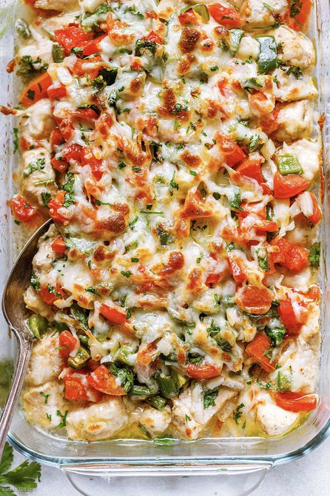 Salsa Fresca Chicken Bake - #chicken #recipe #eatwell101 - This crazy good chicken bake with salsa Fresca is so quick and easy to make - a guaranteed hit for tonight! - #recipe by #eatwell101 Dinner For Crowd Large Families, Clean Eating Ground Chicken Recipes, Dinner Ideas For Hot Days Summer, Sunday Dinners Family, Entrees For A Crowd, Lite Dinner Ideas, Simple Quick Dinner, Chicken Recipes Instant Pot, High Protein Chicken Recipes