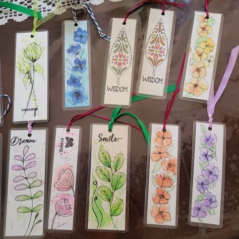 Cute Bookmark Ideas, Happy Holi Status, Holi Status, Watercolor Gift Tags, Handmade Bookmarks Diy, Book Art Projects, Bookmarks Diy, Doodle Paint, Cute Bookmark