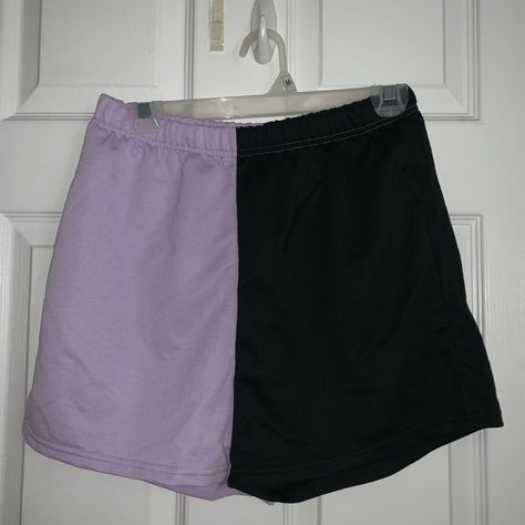 * From Romwe * Size Medium * Never Worn *Purple/Black Shorts With Back Pockets Velvet Shorts Outfit, Velvet Shorts, Shorts Cute, Saved Pins, Shorts Outfit, Purple Shorts, Purple Velvet, Purple Black, Dark Purple