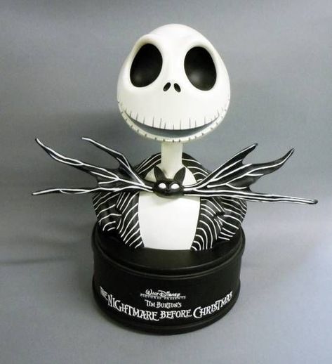 Jack Skellington Cake, Jack Skellington Santa, Geek Diy, Jack Skeleton, Tim Burton Movie, Buzzard, Upload Image, Cake Decorating Tutorials, Sculpting Clay