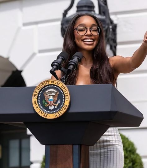 Marsai Martin Glasses, Masai Martin, Marsai Martin Aesthetic, Marsai Martin Outfit, Marsai Martin, Fashion Layout, Black Queens, Black Femininity, Photoshoot Themes