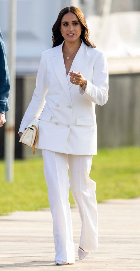 Outfit Cena, Night Reception, Meghan Markle Outfits, Duchess Meghan, White Look, Invictus Games, Fashion Leaders, Prince Harry And Meghan, The Duchess