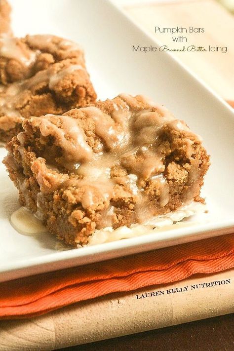 Pumpkin Bars with Maple Browned Butter icing | Lauren Kelly Nutrition Maple Blondies, Butter Icing Recipe, Lauren Kelly, Pumpkin Fudge, Brown Butter Frosting, Pumpkin Snickerdoodles, Pumpkin Treats, Maple Butter, Christmas Turkey