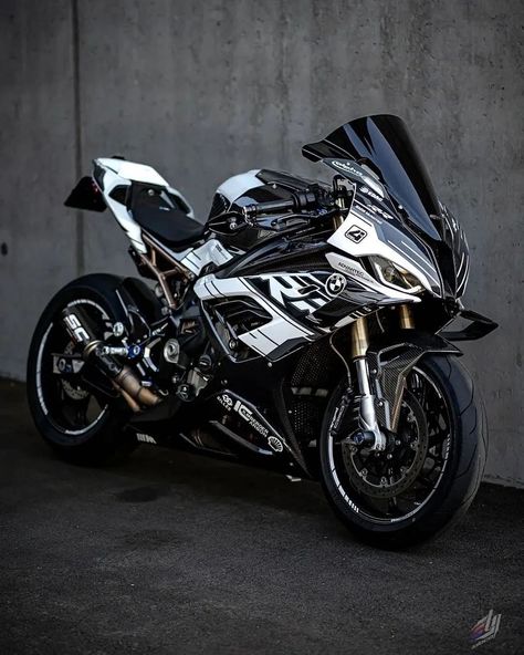 Bmw Motor, Motos Bmw, Motocross Love, Image Moto, Custom Sport Bikes, Bmw Motors, Motorcycle Aesthetic, Futuristic Motorcycle, Pretty Bike