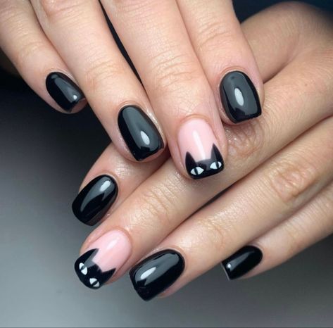 Short Goth Nails Ideas, Gel Nail Designs Black, Fern Nails, Goth Nails Short, Goth Short Nails, Very Easy Nail Art, Cat Nail Designs, Mail Inspo, Cat Nail Art