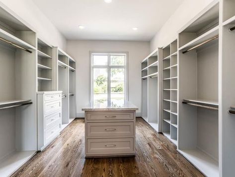 Master Closet Layout, Master Closet Design, Walking Closet, Dream Closet Design, Walk In Closet Design, Closet Design Layout, Closet Layout, Closet Remodel, Bedroom Closet Design