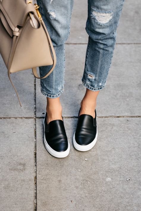 Slip On Trainers Outfit, Black Vans Outfit Slip On, Black Platform Sneakers Outfit, Slip On Mules Outfit, Slip On Shoes Outfit, Black Trainers Outfit, Black Slip On Sneakers Outfit, Black Vans Outfit, Black Casual Sneakers