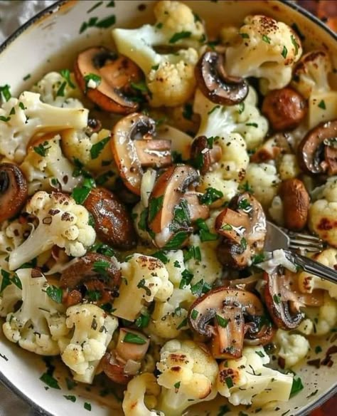 Weight Watchers Kitchen Recipes 2024 | Garlic Cauliflower and Mushrooms | Facebook Cauliflower And Mushrooms, Cauliflower Skillet, Garlic Cauliflower, Cauliflower Mushroom, Steamed Cauliflower, Garlic Mushrooms, Bariatric Recipes, No Calorie Foods, Mushroom Recipes