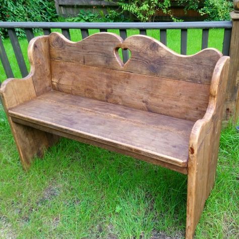 Old Wooden Benches Rustic, Timber Bench Seat, Furniture Remake, Outside Benches, Front Porch Bench, Rustic Wood Bench, Wooden Benches, Garden Bench Diy, Rustic Wooden Bench