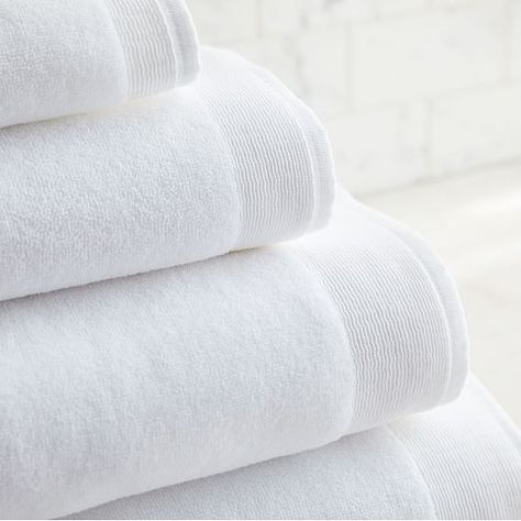 Towel Photography Ideas, Towels Photography, Yarn Aesthetic, Cleaning Aesthetic, Towel Ideas, White Bath Towels, Egyptian Cotton Towels, Towel Weaving, Towel Decor