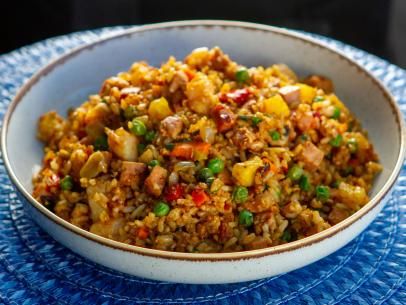 Khao Pad, Pineapple Fried Rice Recipe, Spam Fried Rice, Microwave Sweet Potato, Thai Fried Rice, Chinese Sausage, Pineapple Fried Rice, Cooking White Rice, Tv Food