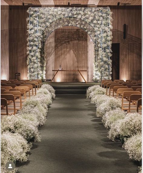 Wedding Church Decor, Church Wedding Flowers, Mediterranean Wedding, Flower Installation, Wedding Aisle, Church Decor, Church Wedding, Wedding Places, Wedding Locations