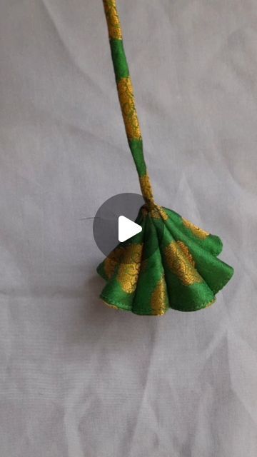 Simple Tassels For Blouse, Flower Tassels For Blouse, Tassels Design For Blouse, Fabric Tassels Diy, Blouse Dori Latkan, Hangings For Lehenga Tassels, Tassel Making Tutorials, Fabric Latkan For Blouse, Latkan Designs For Kurti