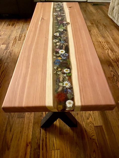 Cedar Bench, Wood Resin Necklace, Wood Resin Table, Villa Pool, Wood Chisel, Pallet Designs, Epoxy Resin Table, Woodworking Ideas Table, Resin Furniture