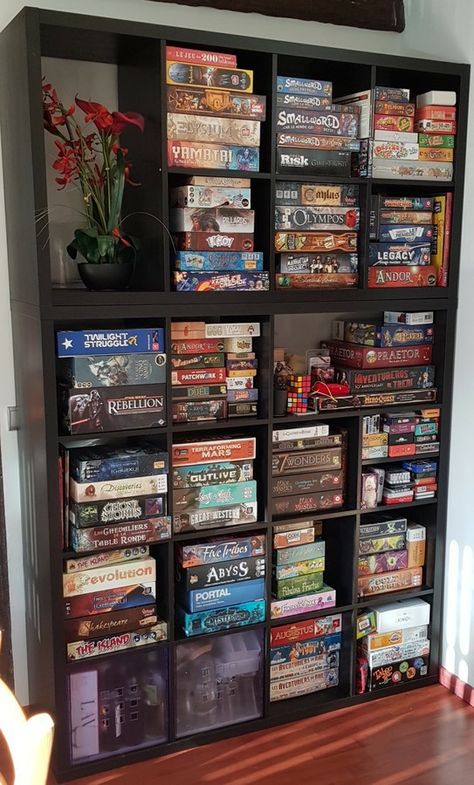 Basement Board Game Storage, Game Night Living Room, Home Board Game Room, Board Game Cafe Aesthetic, Game Room Library, Board Game Bookshelf, Board Game Library, Cozy Board Game Room, Boardgame Room Idea