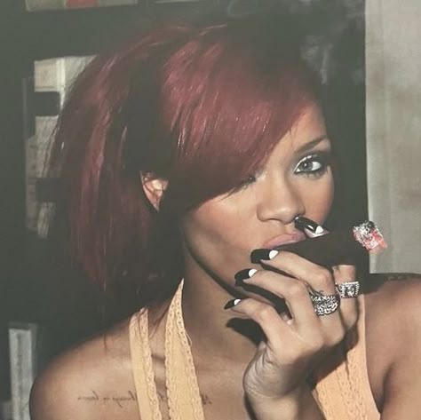 Red Hair Rihanna, 2000s Red Hair, Old Rihanna, Rihanna Man Down, 2000s Moodboard, Pretty Flicks, Rihanna Red Hair, Bad Gal Riri, Dyed Red Hair