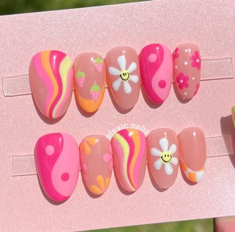 Retro Disney Nails, Custom Press On Nail Designs, Nail Art Pink Designs, Nail Art Simple Pink, Cute Press On Nail Designs, Nails Press On, Uñas Press On, Summer Nails Pink And Orange, Orange Pink Nails