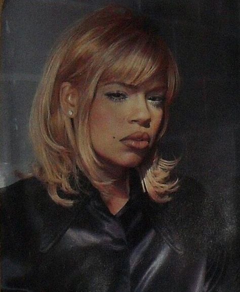 Faith Evans Black Hair 90s, Hair 90s, Faith Evans, Vintage Black Glamour, 90s Hairstyles, Looks Party, 90s Aesthetic, Grunge Hair, 90s 2000s