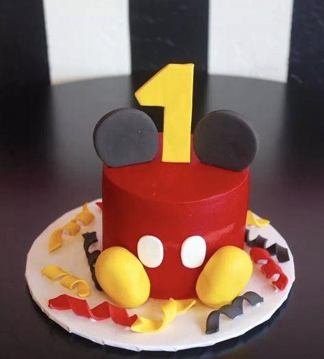 Mickey Mouse Smash Cake, Mickey Mouse Smash Cakes, Mickey Birthday Cakes, Mickey Cake, Mickey First Birthday, Mickey 1st Birthdays, Mouse Birthday Cake, Mickey Mouse Themed Birthday Party, Bolo Mickey