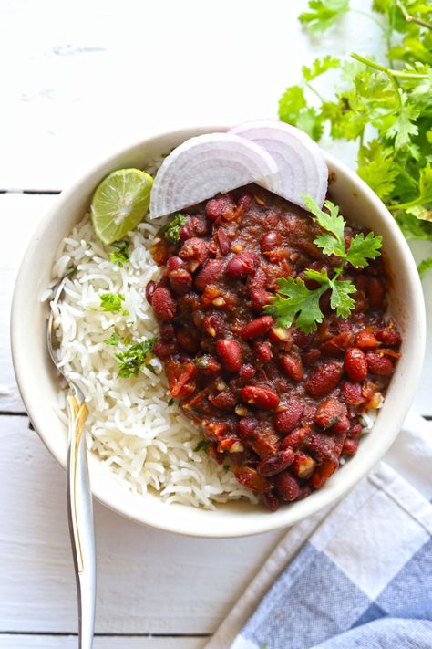 Rajma Chawal Photography, Rajma Masala Recipe, Mathri Recipe, India Recipes, Rajma Chawal, Rajma Masala, Holi Recipes, Vegetable Cutlets, Tikka Recipe