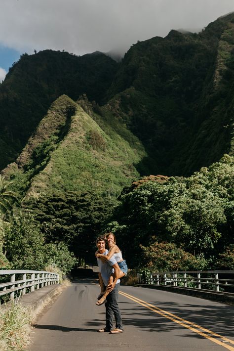 Maui Adventurous Couple Hiking Iao Valley; adventure session maui, what to do. adventure photographer maui Small Elopement Wedding, Maui Honeymoon, Maui Photos, Maui Elopement, Jungle Beach, Plan Wedding, Hawaii Christmas, Maui Beach, Maui Travel