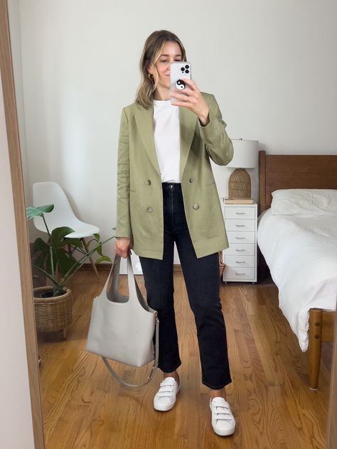 Sweater Business Casual Outfits, Business Casual Outfits Gen Z, School Social Worker Outfits, Gender Neutral Business Casual, Sporty Business Casual Women, Counseling Outfits, Gen Z Business Casual, Comfy Business Casual Outfits, Sporty Business Casual