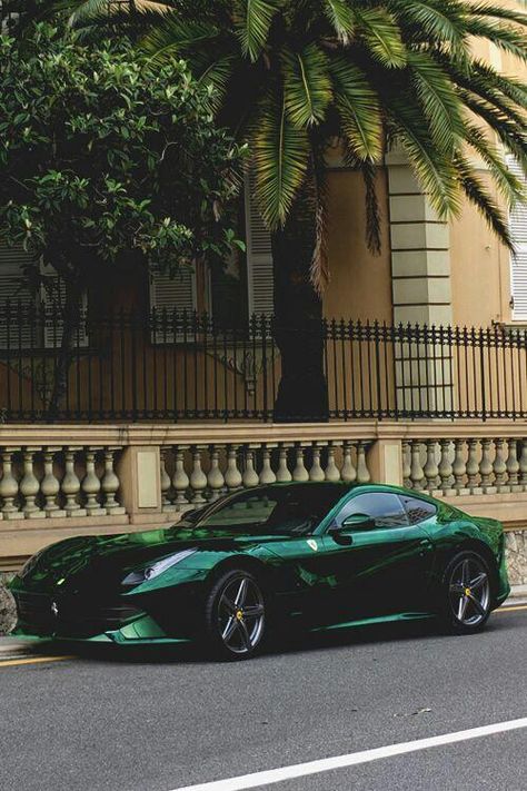 Green Chrome Ferrari F12 Berlinetta pic.twitter.com/bL6KyinqgR Vin Diesel, Ferrari 400 Superamerica, To Fast To Furious, Tmax Yamaha, Car Flash, E90 Bmw, Ferrari 275 Gtb, Ferrari 328, F12 Berlinetta