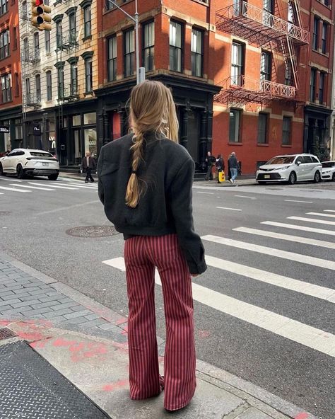 It’s like everyone tells a story about themselves inside their own head. Always. All the time. That story makes you what you are. We build… | Instagram Spanish Street Style, Stripe Pants Outfit, Uni Outfits, Ootd Inspo, November 1, Streetwear Fashion Women, Basic Outfits, Mode Inspiration, Looks Style