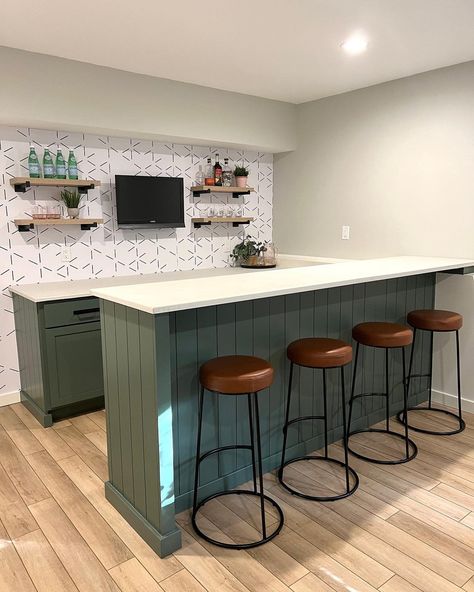 Concrete Bar Top, Basement Decoration, Concrete Bar, Basement Kitchenette, Basement Organization, Home Bar Rooms, Bar Tops, Basement Living, Basement Bar Designs