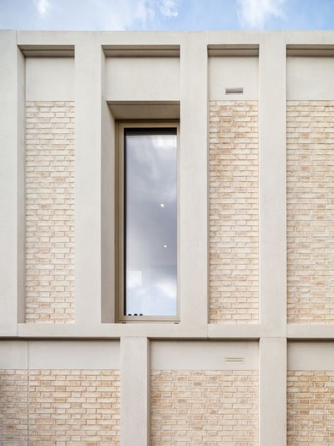 The window colour was specifically chosen to match the clean exterior design, with the light colour blending effortlessly with the pale bricks of this residential development. Light Brick, Brick Detail, Minimal Architecture, Brick Architecture, Contemporary Apartment, Brick Facade, Contemporary Farmhouse, Contemporary Wallpaper, Brick Building