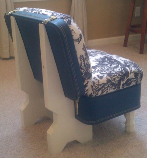 suit case chair - back view #suitcasechair Suitcase Chair, Suitcase Furniture, Suitcase Decor, Old Suitcases, Vintage Suitcases, Repurposed Items, Refurbished Furniture, Back View, Recycled Furniture