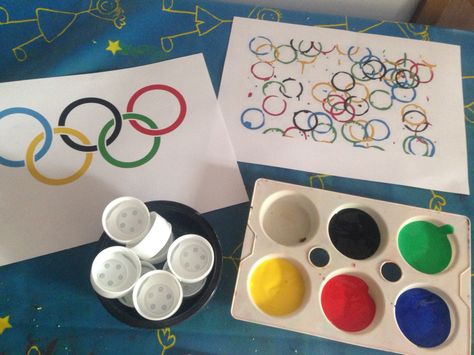 Sports day art activity. Olympic Rings. Reception class. Small World Eyfs, Olympic Art, Olympics Activities, Reception Class, Eyfs Activities, Olympic Rings, Display Boards, Tuff Tray, Art Activity